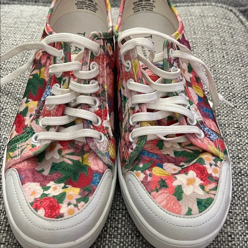 Women’s Traq by Alegria Sneaq Floral Dream Knit Sneakers Size 41 (10.5-11)